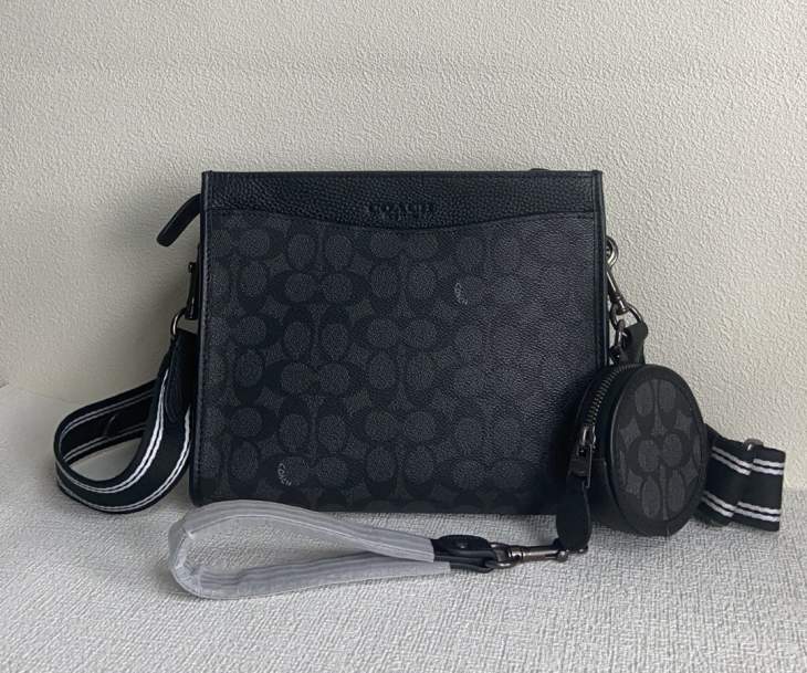 Picture of Coach Mens Bags _SKUfw210451529fw
